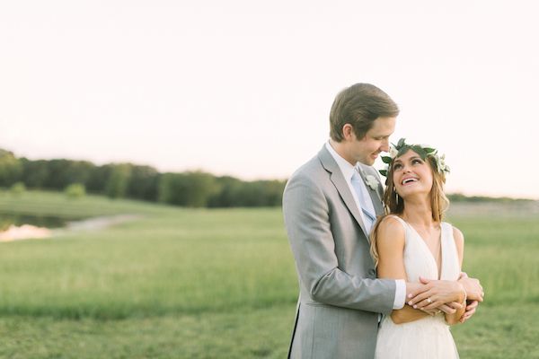  A Romantic Farmhouse Wedding with a Must-See Venue