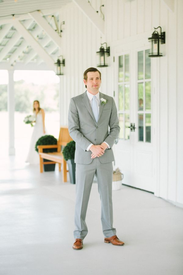  A Romantic Farmhouse Wedding with a Must-See Venue