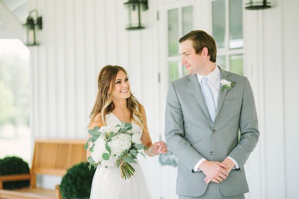  A Romantic Farmhouse Wedding with a Must-See Venue