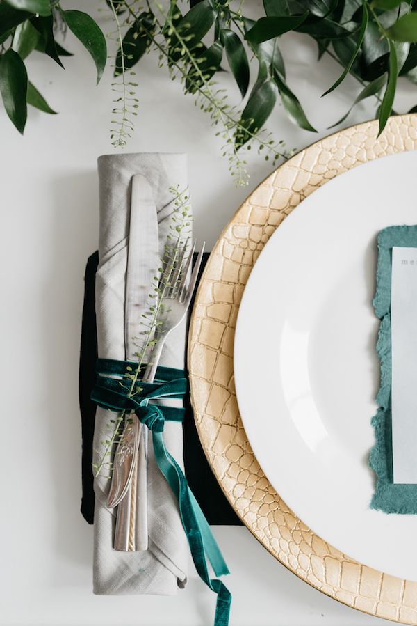  Emerald Green Inspired Bridal Inspo