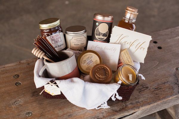  Honey Themed Farm-to-Table Kansas City Wedding Inspo