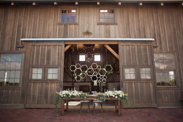  Honey Themed Farm-to-Table Kansas City Wedding Inspo