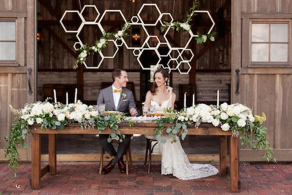  Honey Themed Farm-to-Table Kansas City Wedding Inspo