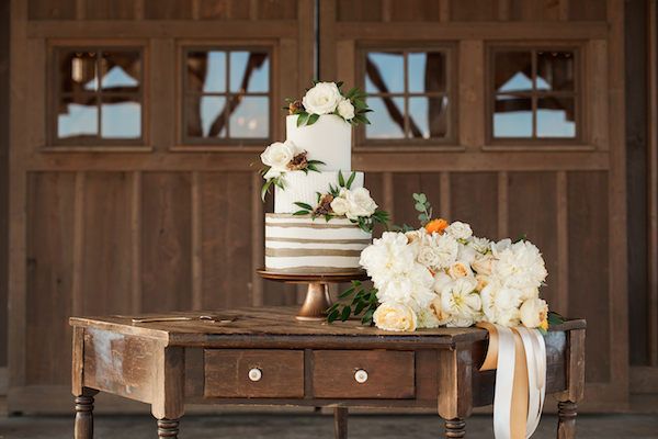  Honey Themed Farm-to-Table Kansas City Wedding Inspo