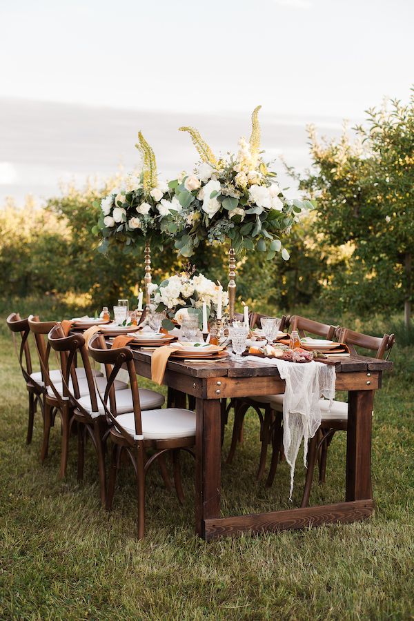  Honey Themed Farm-to-Table Kansas City Wedding Inspo