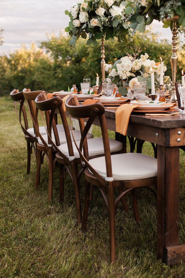  Honey Themed Farm-to-Table Kansas City Wedding Inspo