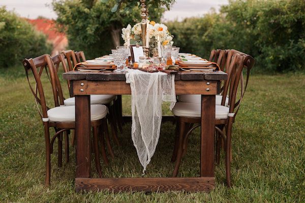  Honey Themed Farm-to-Table Kansas City Wedding Inspo