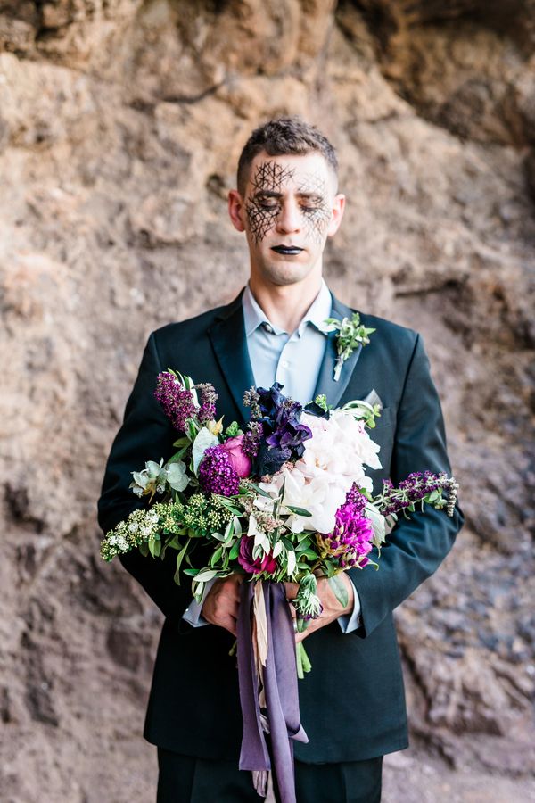  Hauntingly Beautiful Black Widow Wedding Inspo