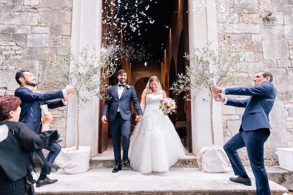  Elegant Floral-Filled Wedding in a Tuscany Villa