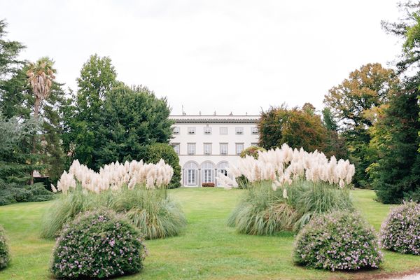  Elegant Floral-Filled Wedding in a Tuscany Villa