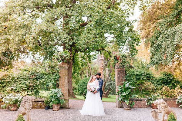  Elegant Floral-Filled Wedding in a Tuscany Villa