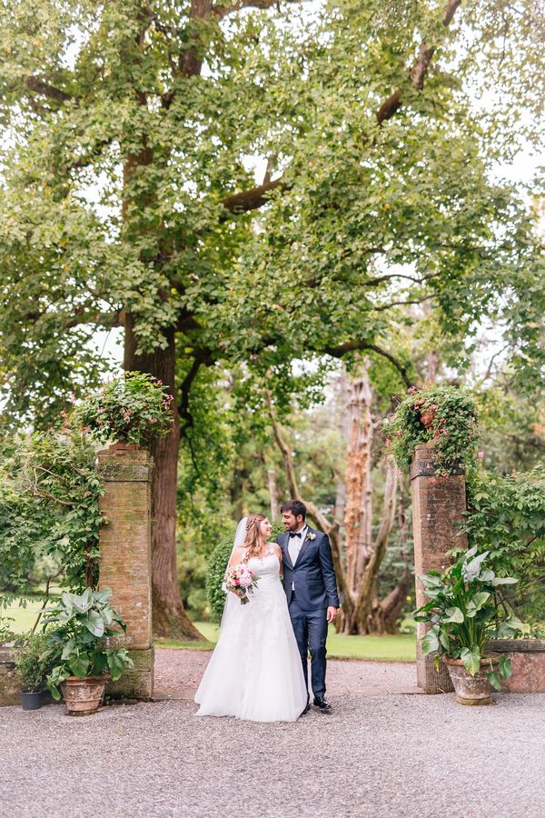  Elegant Floral-Filled Wedding in a Tuscany Villa