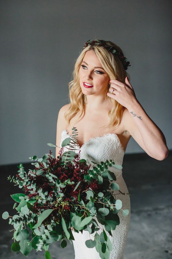  Say Hello to this Cranberry Urban Winter Wedding 