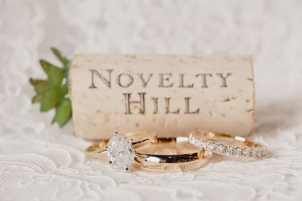  Say Hello to this Cranberry Urban Winter Wedding 