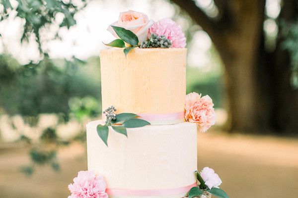  Under the Oak Trees with Peachy Details Galore