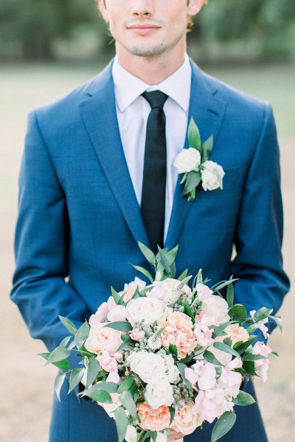  Under the Oak Trees with Peachy Details Galore