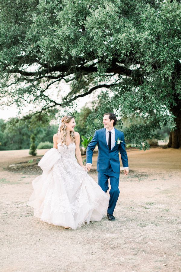  Under the Oak Trees with Peachy Details Galore