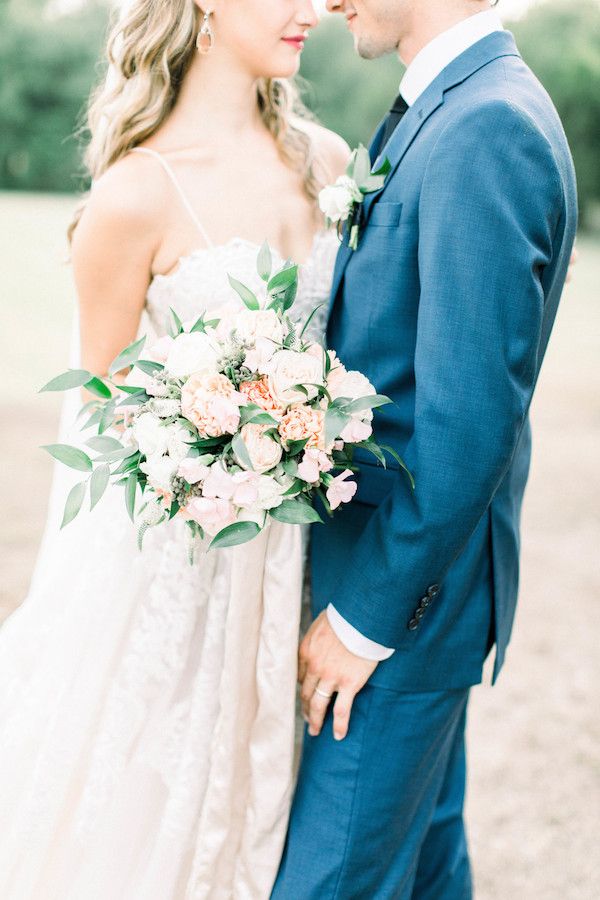  Under the Oak Trees with Peachy Details Galore