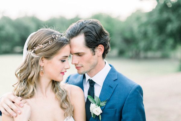  Under the Oak Trees with Peachy Details Galore