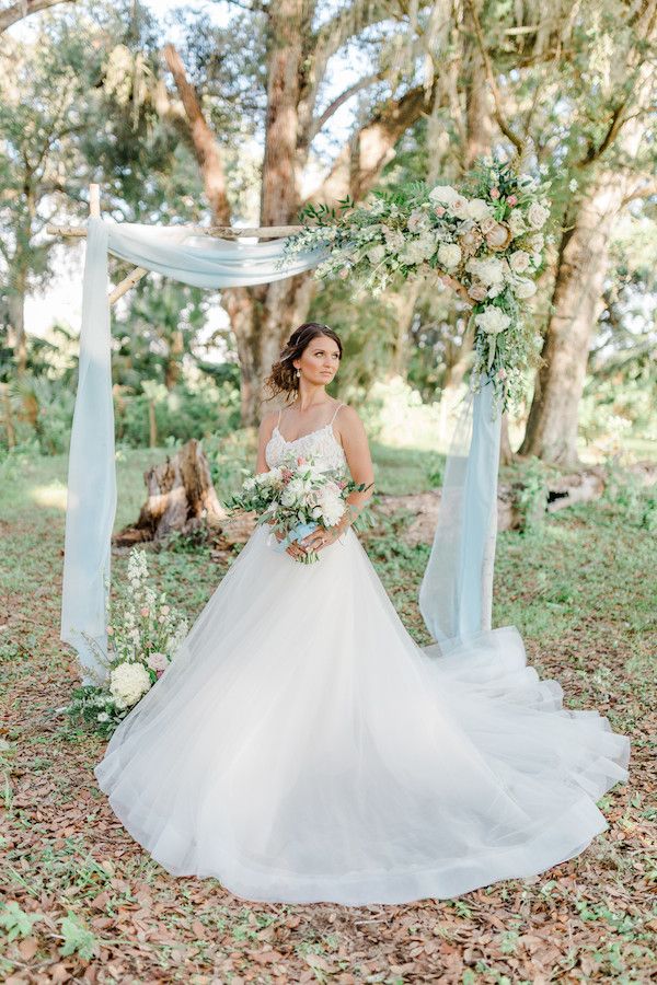  A Dusty Blue Barn Wedding with Romantic Details Galore