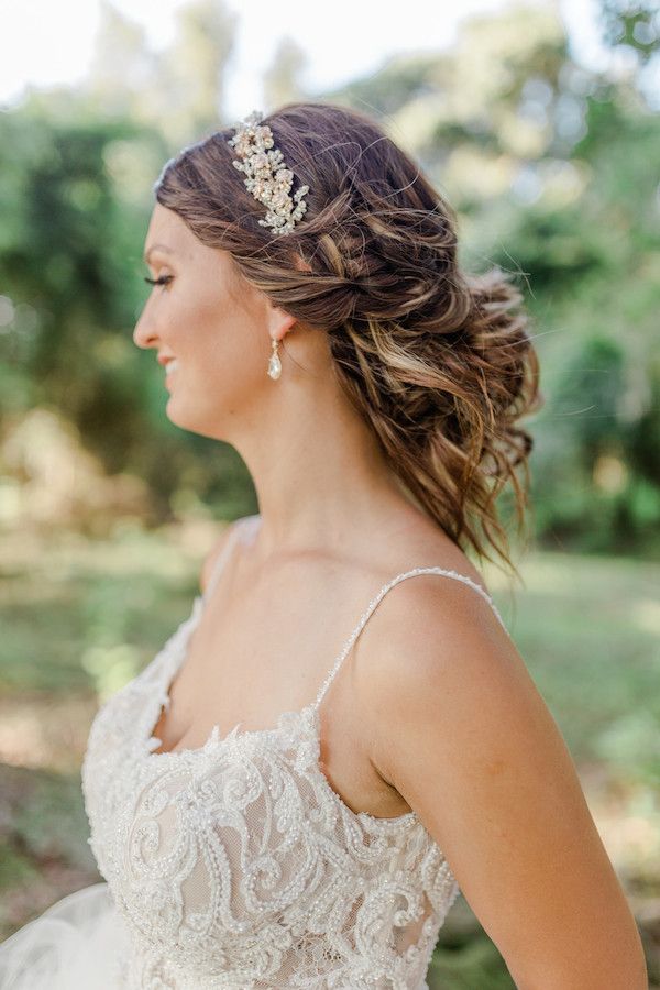  A Dusty Blue Barn Wedding with Romantic Details Galore