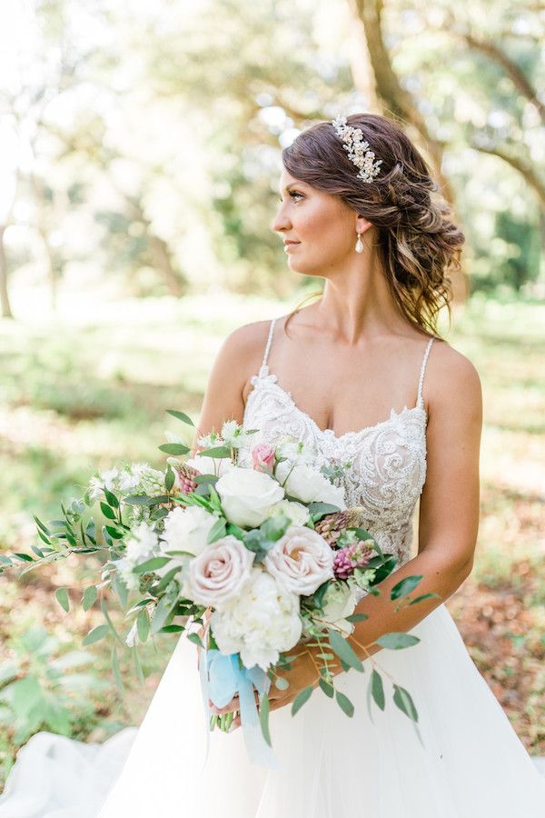  A Dusty Blue Barn Wedding with Romantic Details Galore