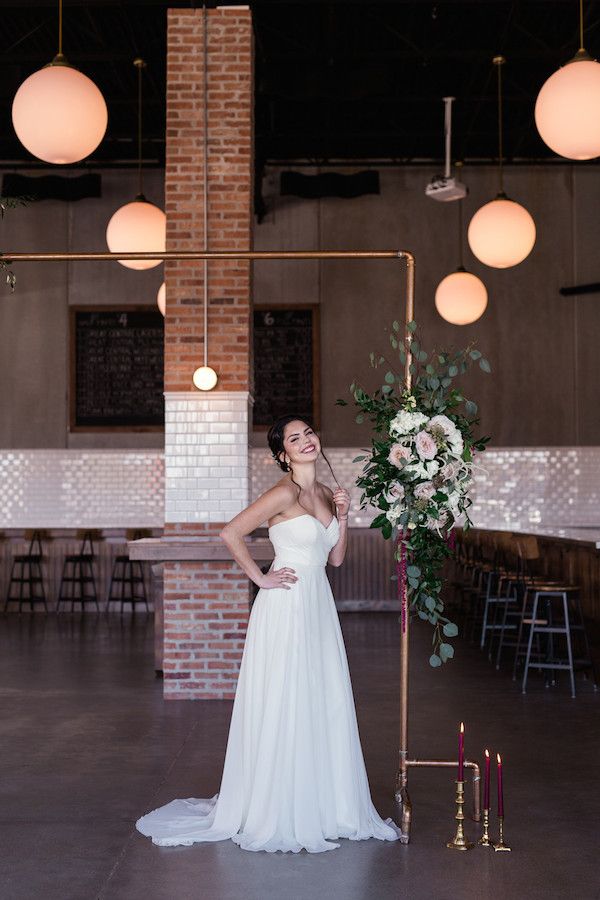  Must-See Bridal Inspo in an Industrial Style Brewery