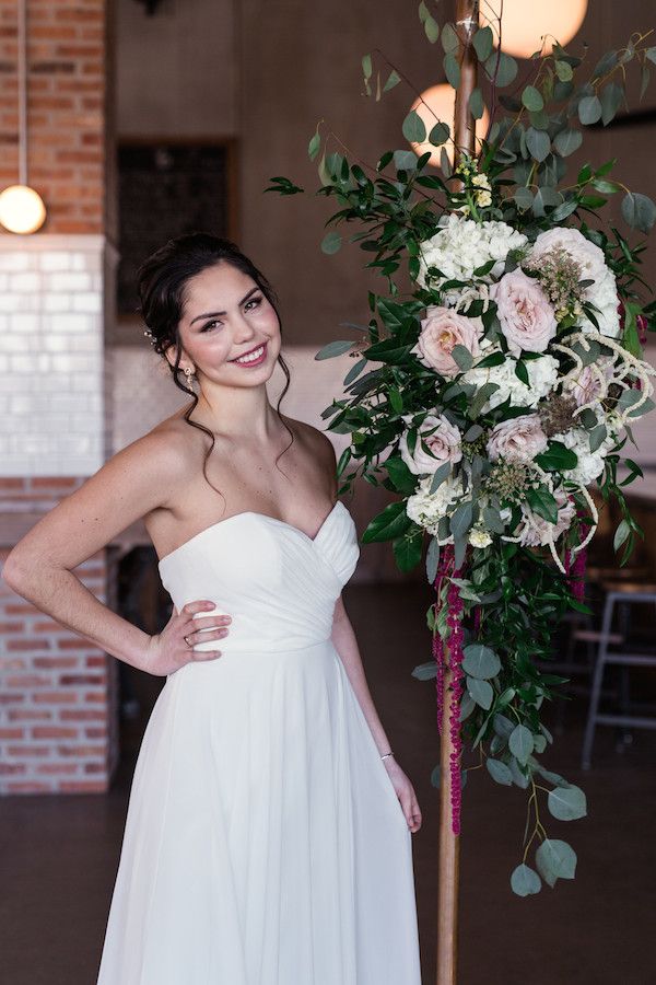  Must-See Bridal Inspo in an Industrial Style Brewery