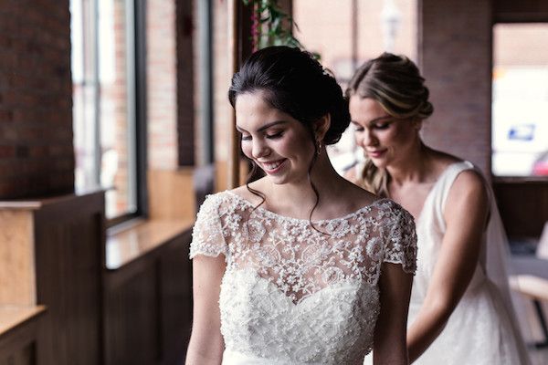  Must-See Bridal Inspo in an Industrial Style Brewery