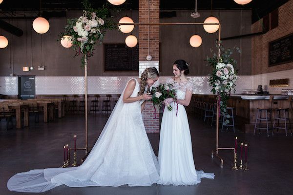  Must-See Bridal Inspo in an Industrial Style Brewery