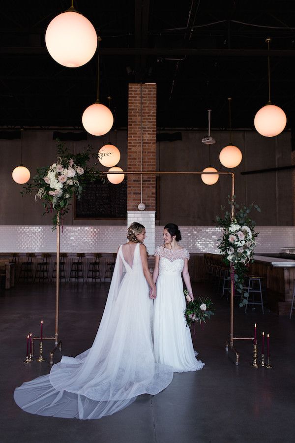  Must-See Bridal Inspo in an Industrial Style Brewery