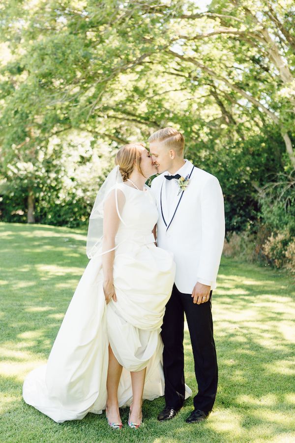  A Bright & Beautiful Utah Wedding 