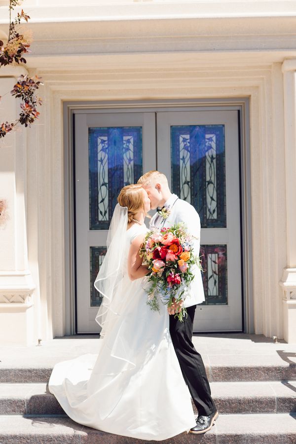  A Bright & Beautiful Utah Wedding 