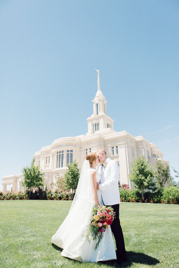  A Bright & Beautiful Utah Wedding 