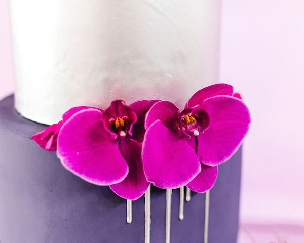  Glamorous Wedding Inspo Featuring Pantone's Color of the Year: Ultra Violet!