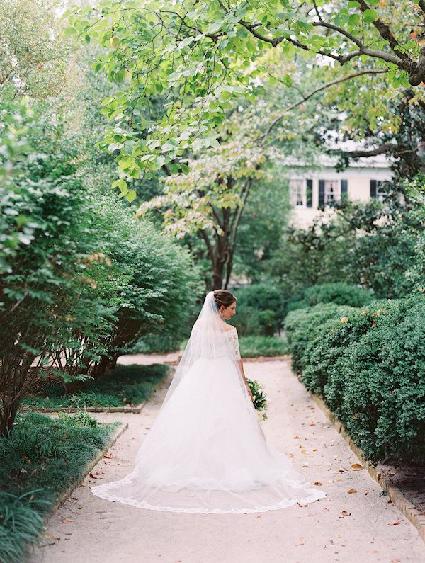  A Classic Winter Wedding in South Carolina