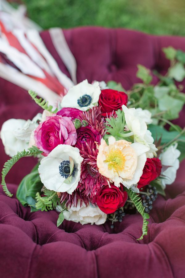  Modern and Chic Blue and Burgundy Wedding Inspo