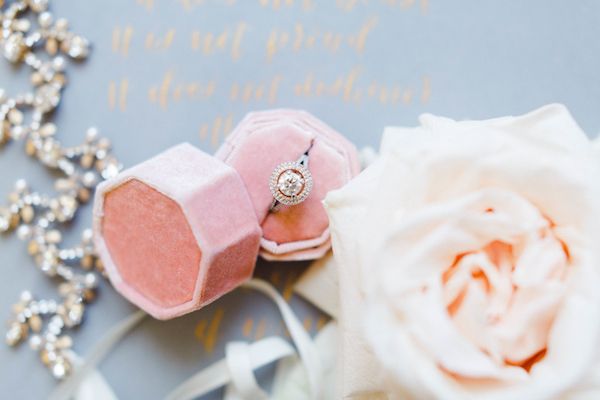  Modern Peach and Gray Wedding Inspo