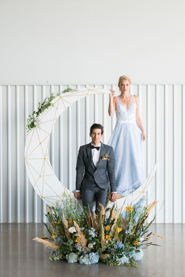  Fly Me to the Moon Wedding Inspo 