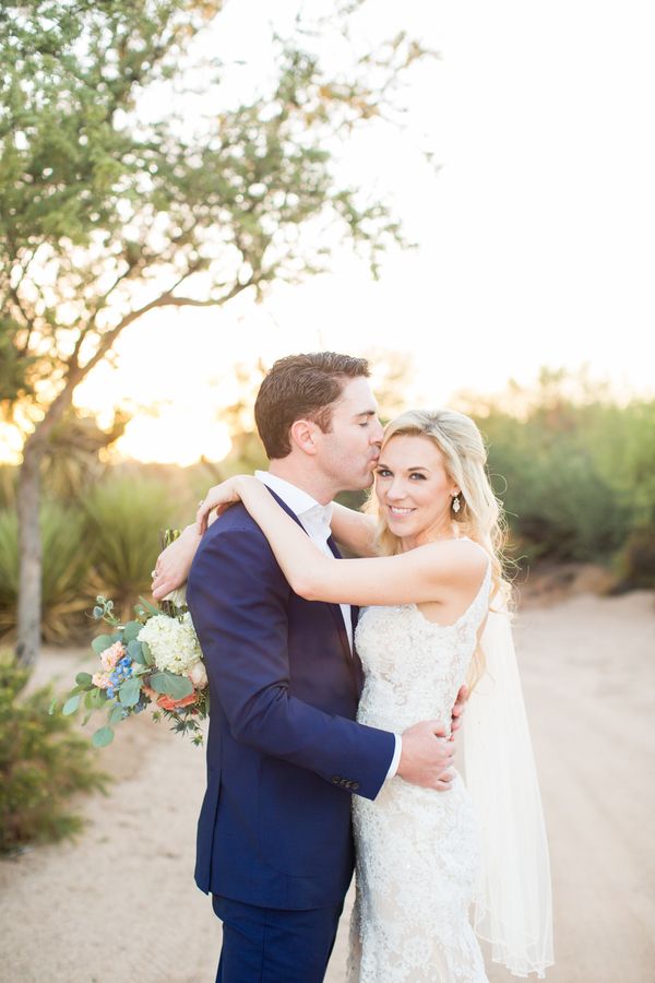  A Taste of Texas Meets the AZ Desert in this Timeless Wedding!