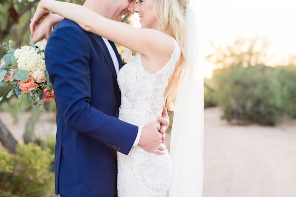  A Taste of Texas Meets the AZ Desert in this Timeless Wedding!