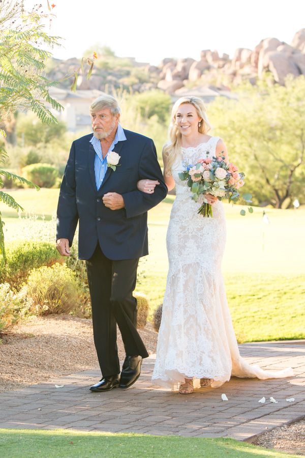  A Taste of Texas Meets the AZ Desert in this Timeless Wedding!