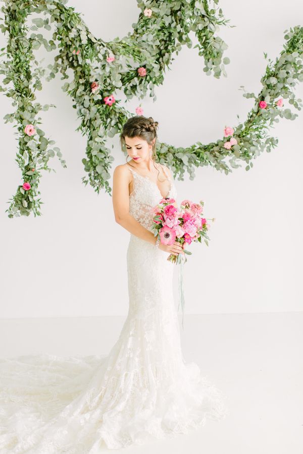  Bridal Inspiration with a Must-See Pink Bouquet