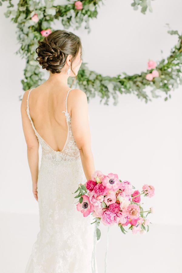  Bridal Inspiration with a Must-See Pink Bouquet