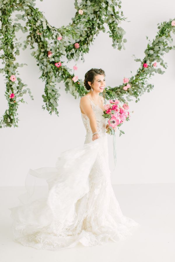  Bridal Inspiration with a Must-See Pink Bouquet