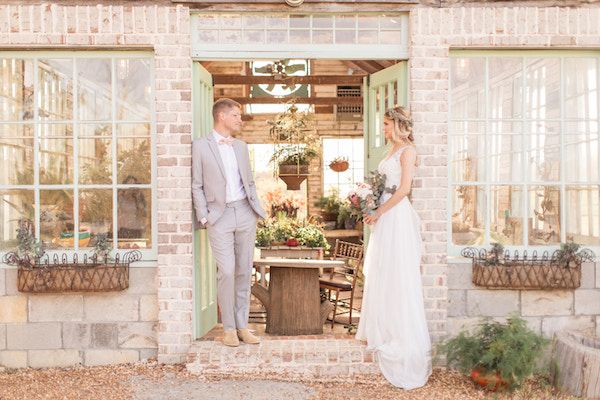 Vintage Inspired Greenhouse Wedding Inspo 
