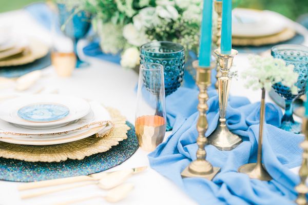  Vintage Meets Modern in this Shoot Full of Dreamy Blues