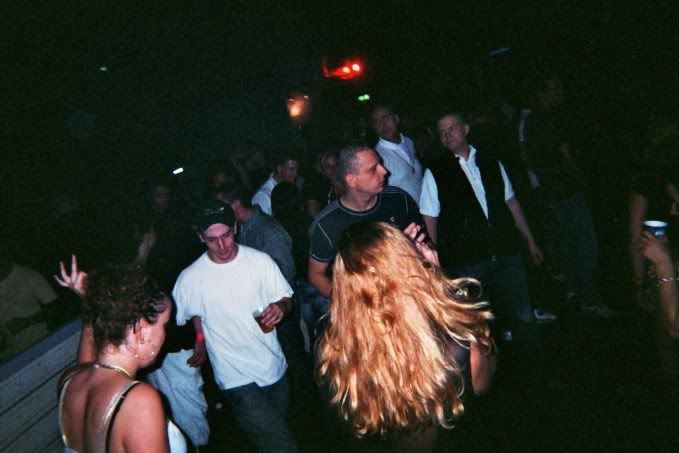 [img]http://i24.photobucket.com/albums/c32/ZaadNL/Ruffneck/1592836.jpg[/img]