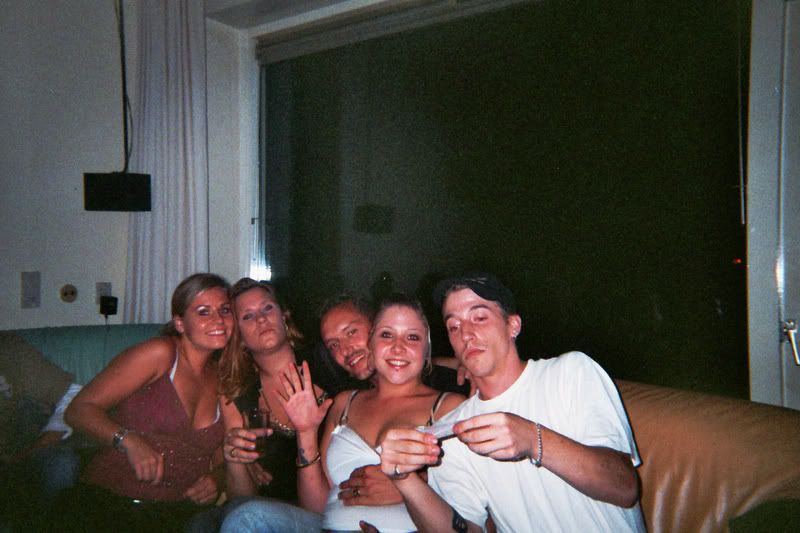 [img]http://i24.photobucket.com/albums/c32/ZaadNL/Ruffneck/imm014_N0.jpg[/img]