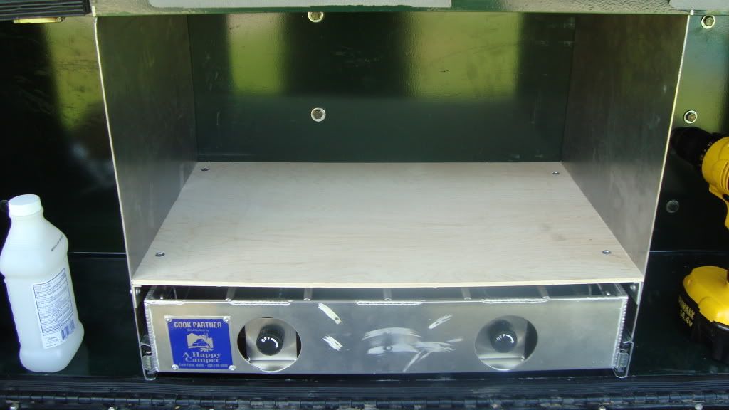 TrailerStove017.jpg